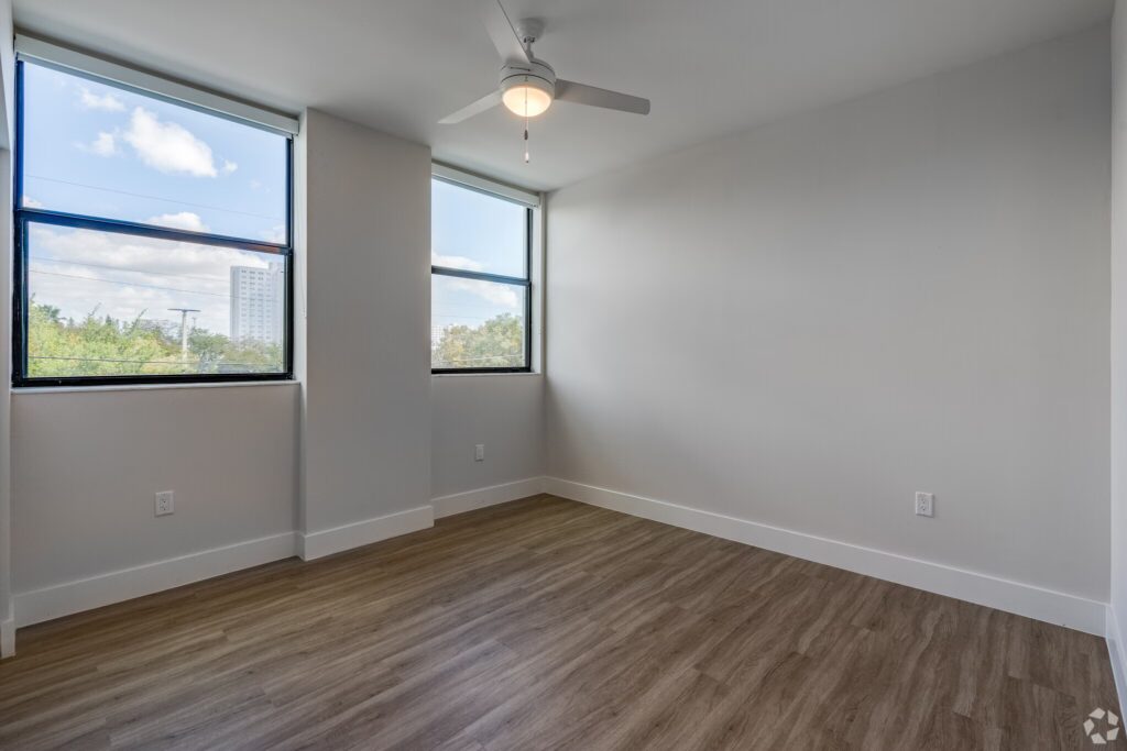 grand-view-park-miami-fl-2-bd-den-2-ba---1197-sqft (3)