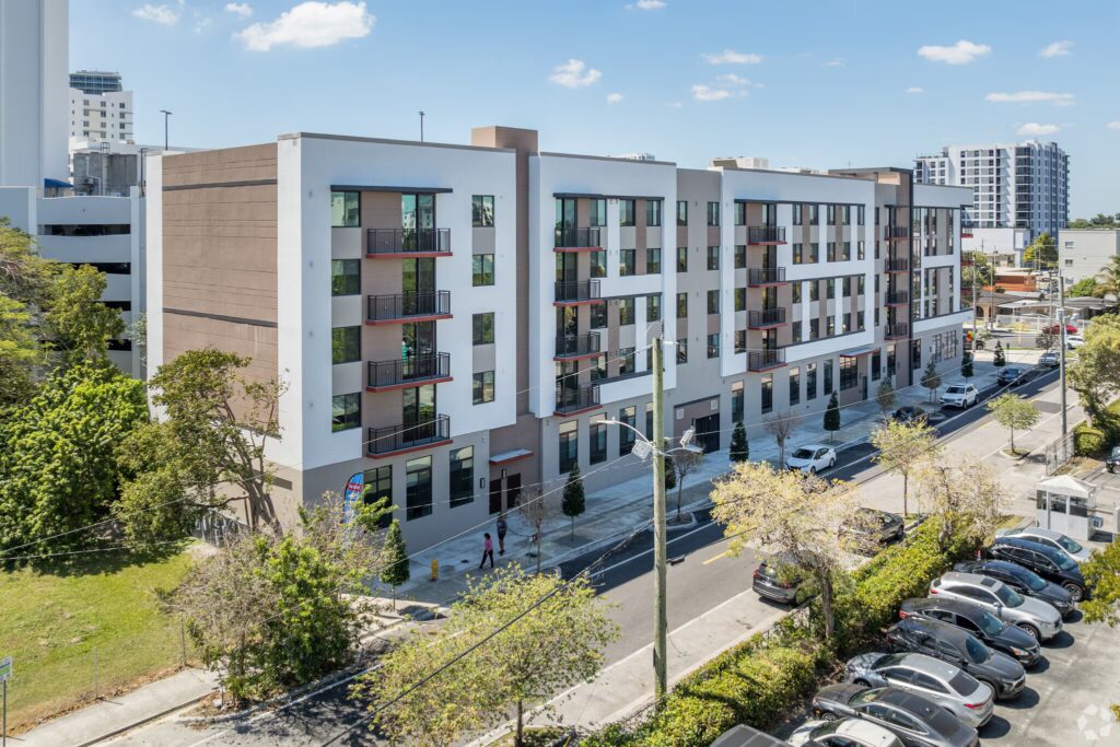 grand-view-park-miami-fl-grand-view-park-apartments (1)